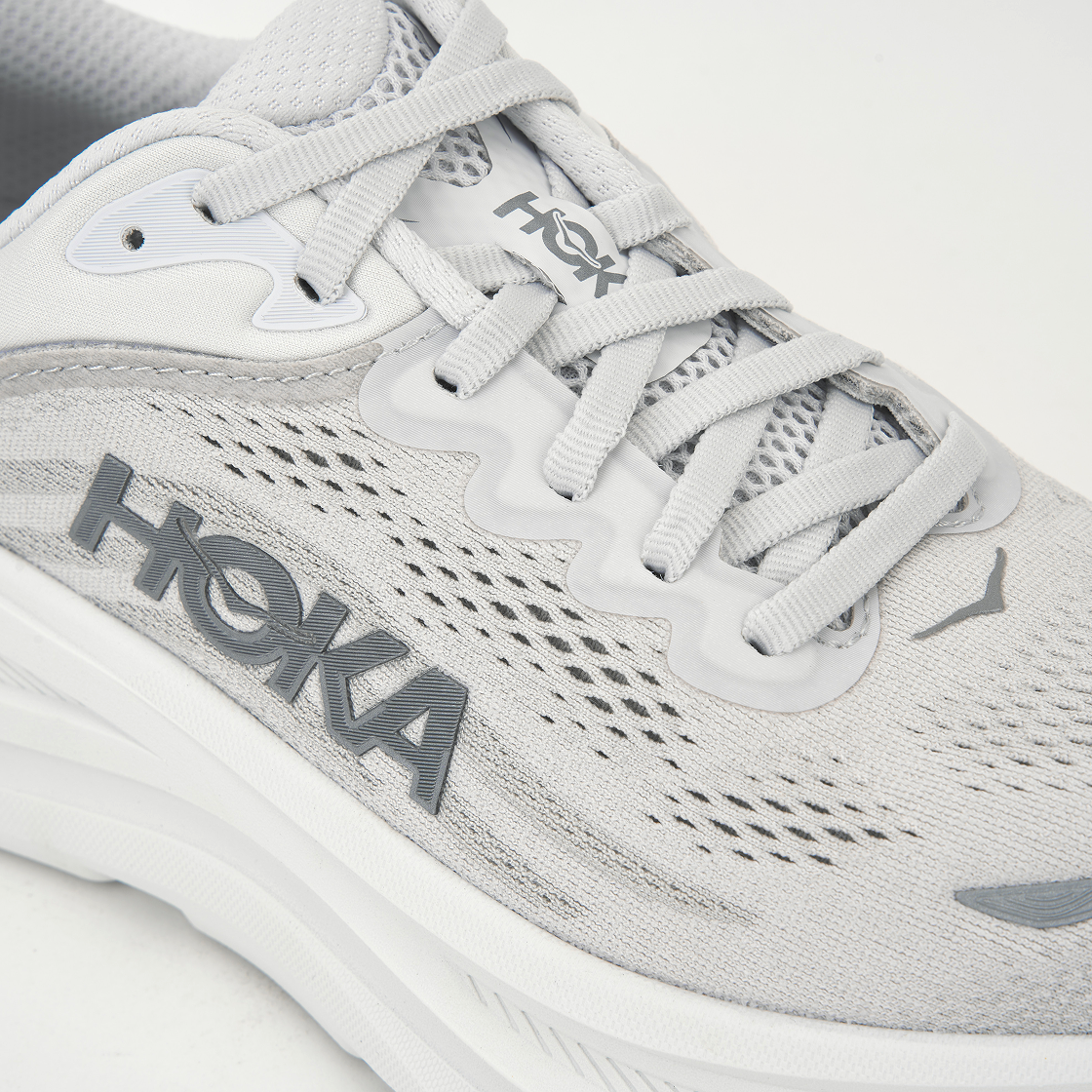 Sizing (W) HOKA Bondi 9 Wide 'Plateado Stardust' 1162014-SDSTS
