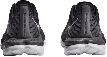Shop HOKA ONE ONE Mach 5 馬赫5 競速公路跑步鞋 女款 黑白