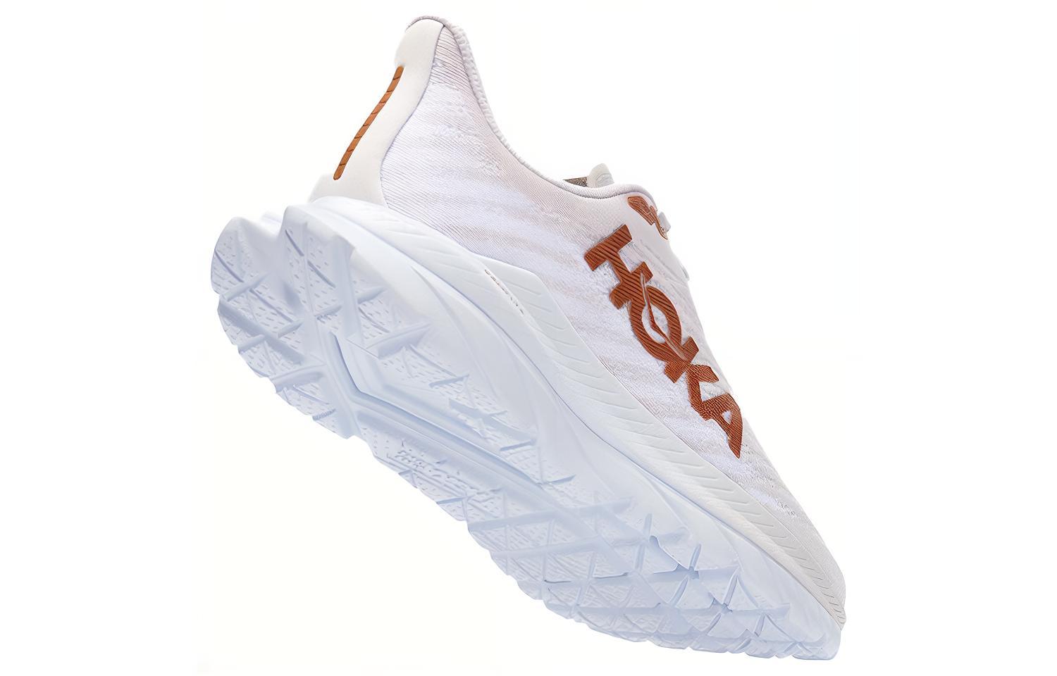 Shop HOKA ONE ONE Mach 5 馬赫5 競速公路 低幫 跑步鞋 女款 白玫瑰金