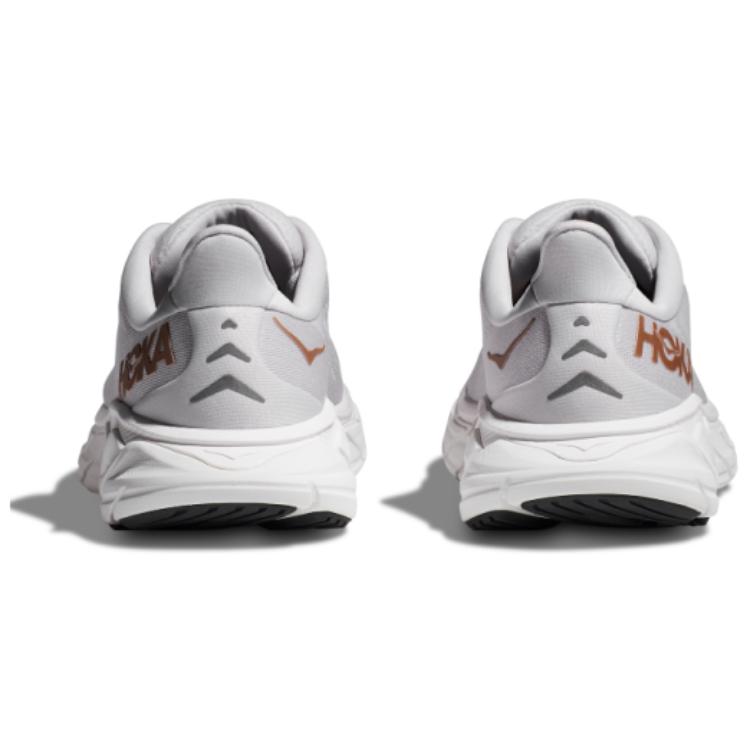 Shop HOKA ONE ONE Arahi 6 減震輕便平衡 低幫 跑步鞋 女款 灰色
