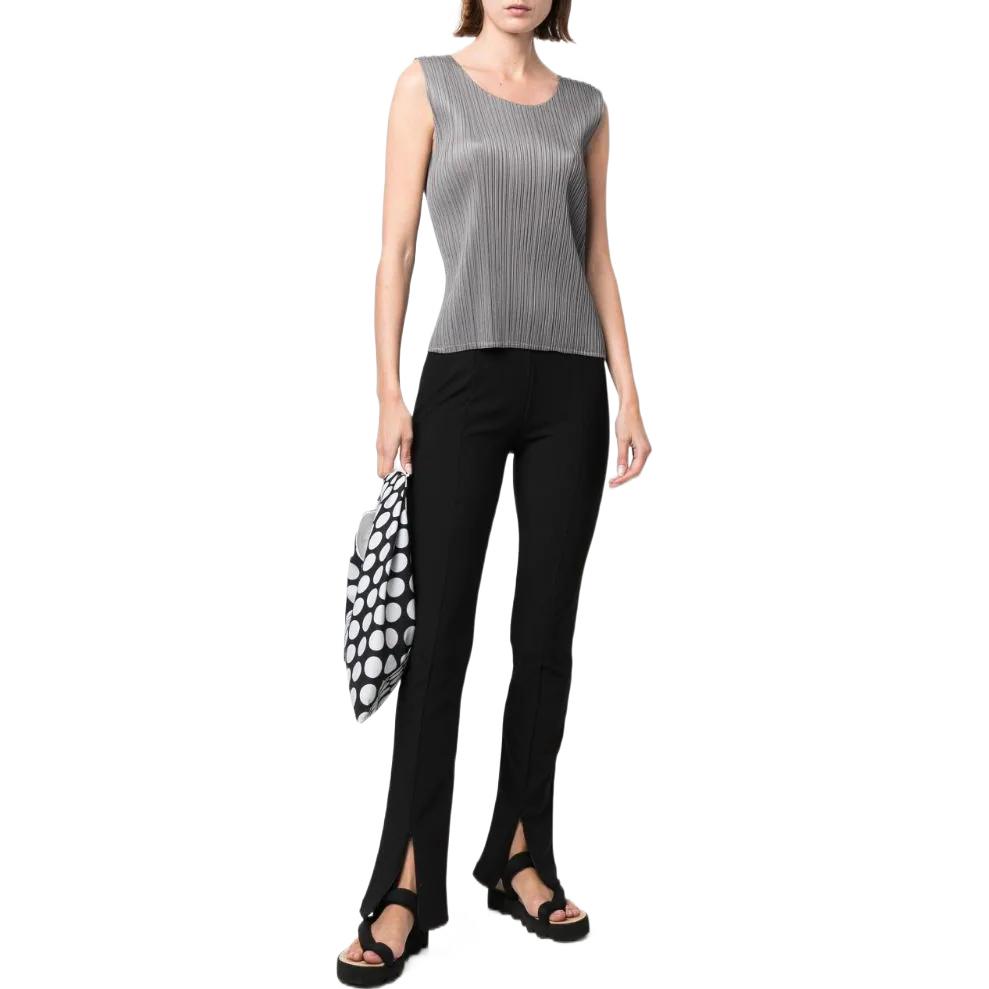 Lookbook (W) オムプリッセ イッセイミヤケ FW22 ノースリーブ プリーツ トップ ミストグレー。 PP26JK101-12