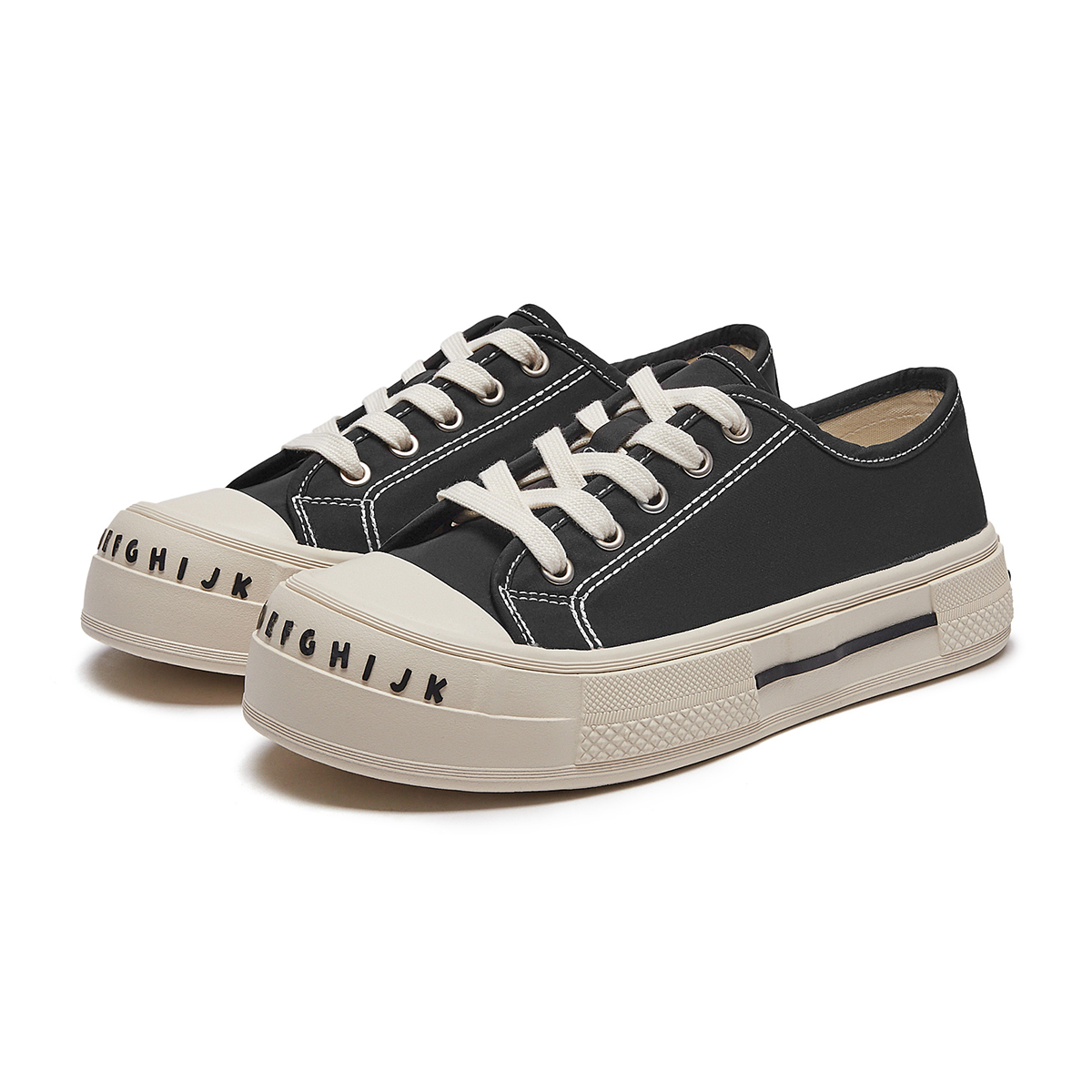 Lookbook (W) Hotwind Comfort Retro Low-Top Canvas ''Letter Decor Hitam''. H14W3727