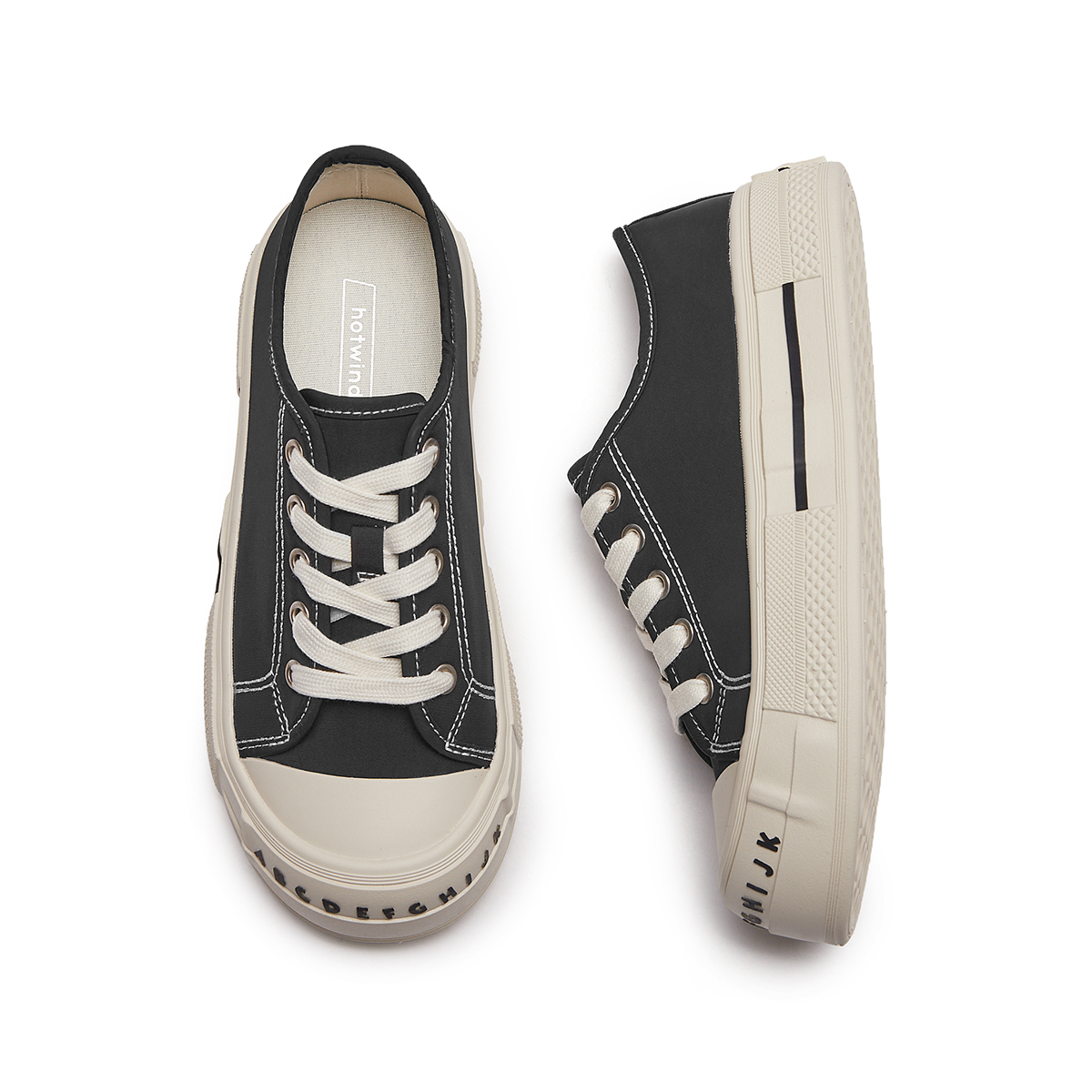 Shop (W) Hotwind Comfort Retro Low-Top Canvas ''Letter Decor Hitam''. H14W3727