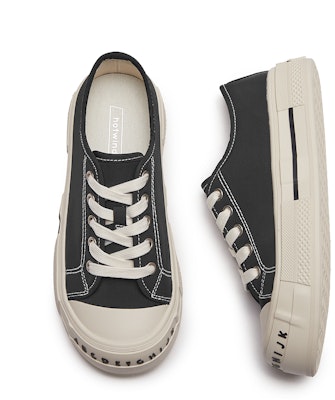 (W) Hotwind Comfort Retro Low-Top Canvas ''Letter Decor Hitam''. H14W3727 Shop (W) Hotwind Comfort Retro Low-Top Canvas ''Letter Decor Hitam''. H14W3727