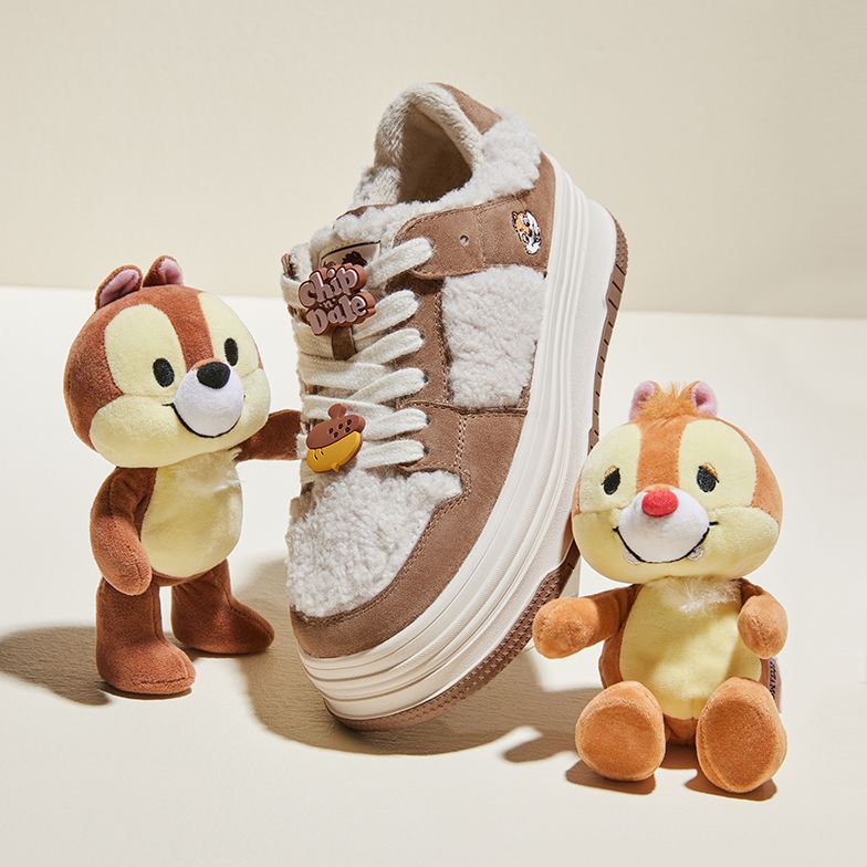 Purchase (W) 핫윈드 디즈니 x 로우탑 스니커 '칩 데일 베이지 브라운' H91W3898