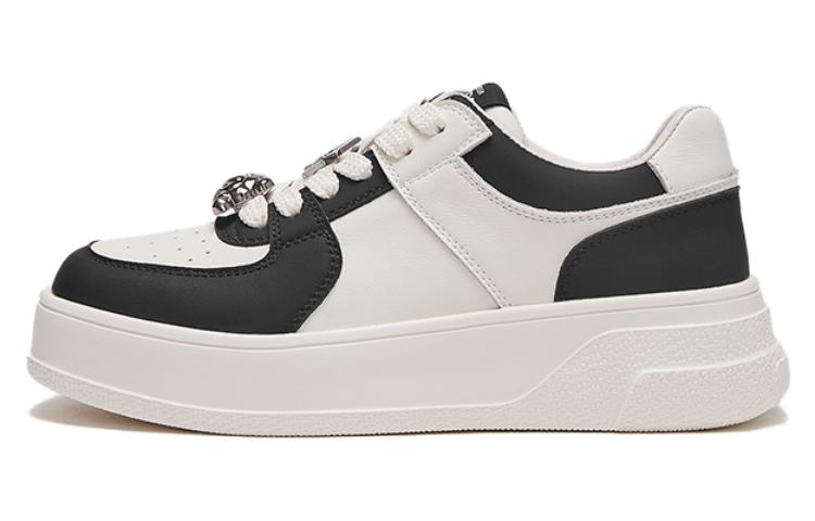 (Women) Hotwind Disney x Toy Story Series Low Top 'Black White' 'Strawberry Bear' H13W3398