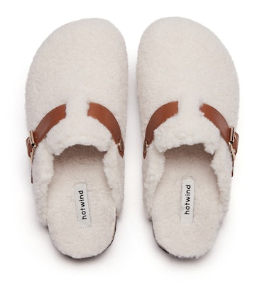 (W) Selipar Tertutup Hotwind Fabric House ''Fuzzy Family Series'' Santai Keluarga. H02W3353 Shop (W) Selipar Tertutup Hotwind Fabric House ''Fuzzy Family Series'' Santai Keluarga. H02W3353