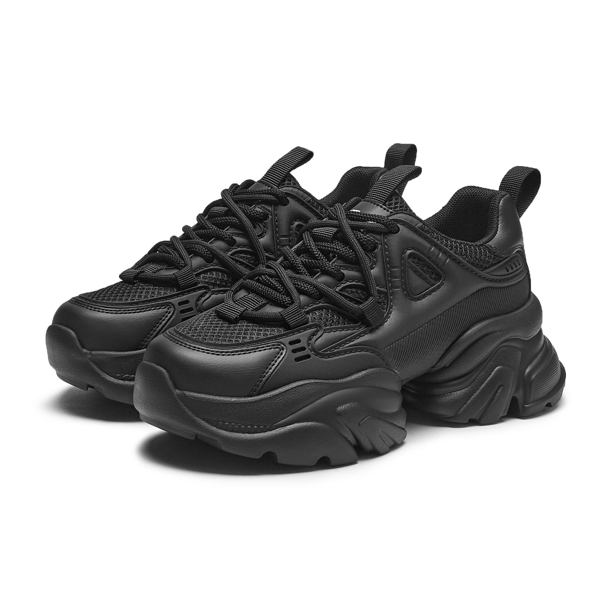 Lookbook (W) Zapatillas Low-Top de Suela Gruesa con Parches de Tela y Malla 'Estilo Papá'. H42W3316