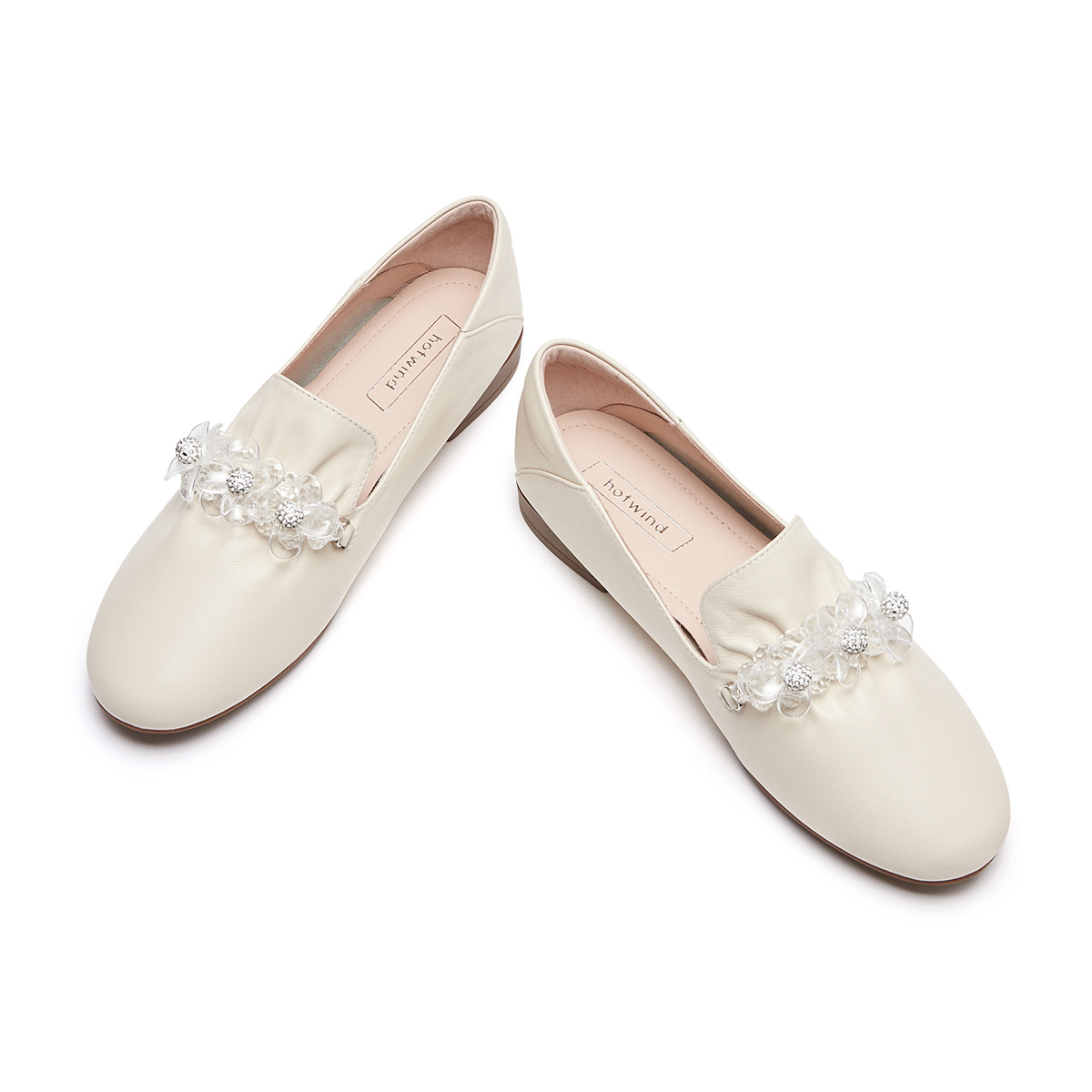 Shop (W) 热风皮革花卉装饰拼色圆头休闲鞋 H02W3506