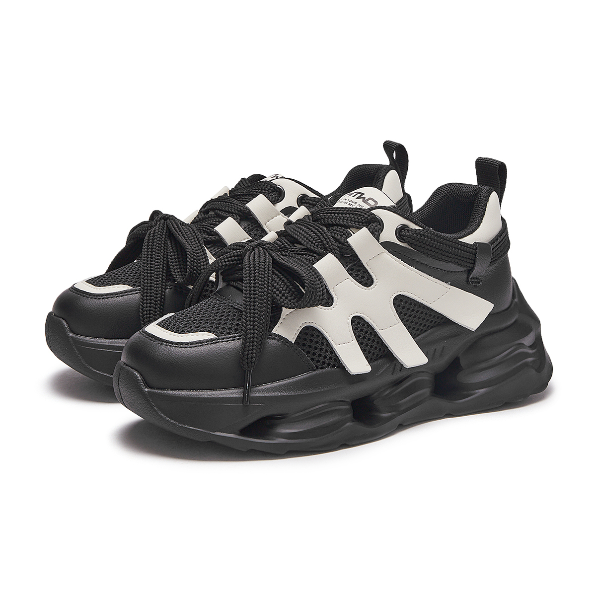 Lookbook (W) ホットウィンド レザー ラウンドトゥ レースアップ ロートップ ''ダッドシューズ'' H42W3725