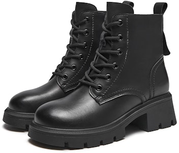 (W) 핫윈드 마틴 부츠 '레트로 브리티시 라운드토 청키힐 블랙' H83W3405 Lookbook (W) 핫윈드 마틴 부츠 '레트로 브리티시 라운드토 청키힐 블랙' H83W3405