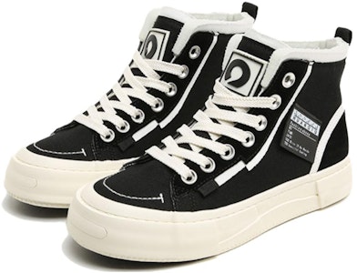 (W) Huanqiu Kanvas Tinggi 'Hitam' H20788 Lookbook (W) Huanqiu Kanvas Tinggi 'Hitam' H20788