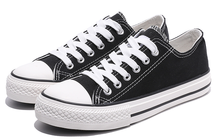 Shop (W) 环球帆布低帮黑色休闲鞋 H7053B