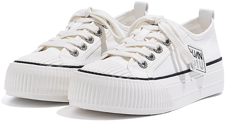 全球 HUANQIU 百搭耐磨 舒適休閒 通勤簡約 低筒 帆布鞋 女款 白色 Lookbook 全球 HUANQIU 百搭耐磨 舒適休閒 通勤簡約 低筒 帆布鞋 女款 白色