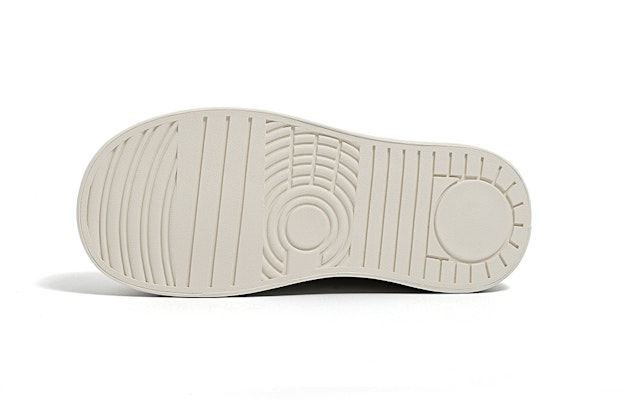 (Women) Huanqiu Canvas Low Top 'Casual Versatile Thick Sole' YW-231082 2