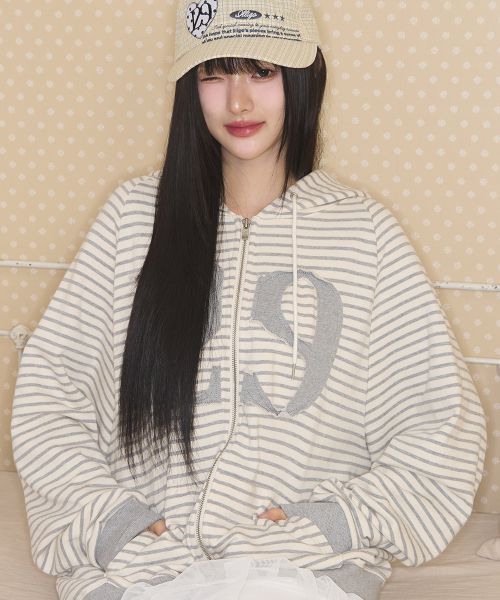 Lookbook (W) ILIGO 129 徽章連帽拉鍊條紋外套 - 象牙色 24AWOUT09STIV