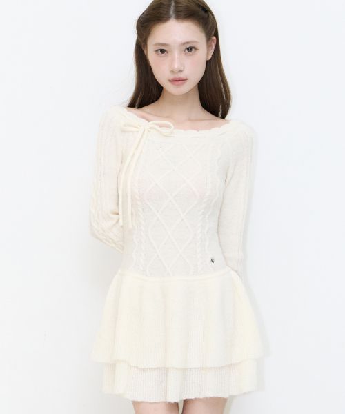 Lookbook (W) Iligo 一字領層次洋裝 象牙白 26FWOPS02IV