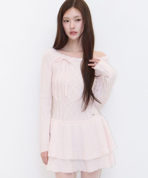 Lookbook (W) Iligo 粉紅色露肩層次洋裝 26FWOPS02PK