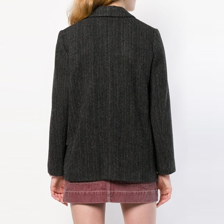 Details for (W) 이자벨 마랑 블랙 울 블레이저 로고 디테일. VE043900M003E-01BK