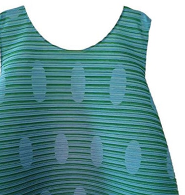 (W) ISSEY MIYAKE SS24 綠色波點拼接無袖上衣。 PP46 JK441-06 Shop (W) ISSEY MIYAKE SS24 綠色波點拼接無袖上衣。 PP46 JK441-06