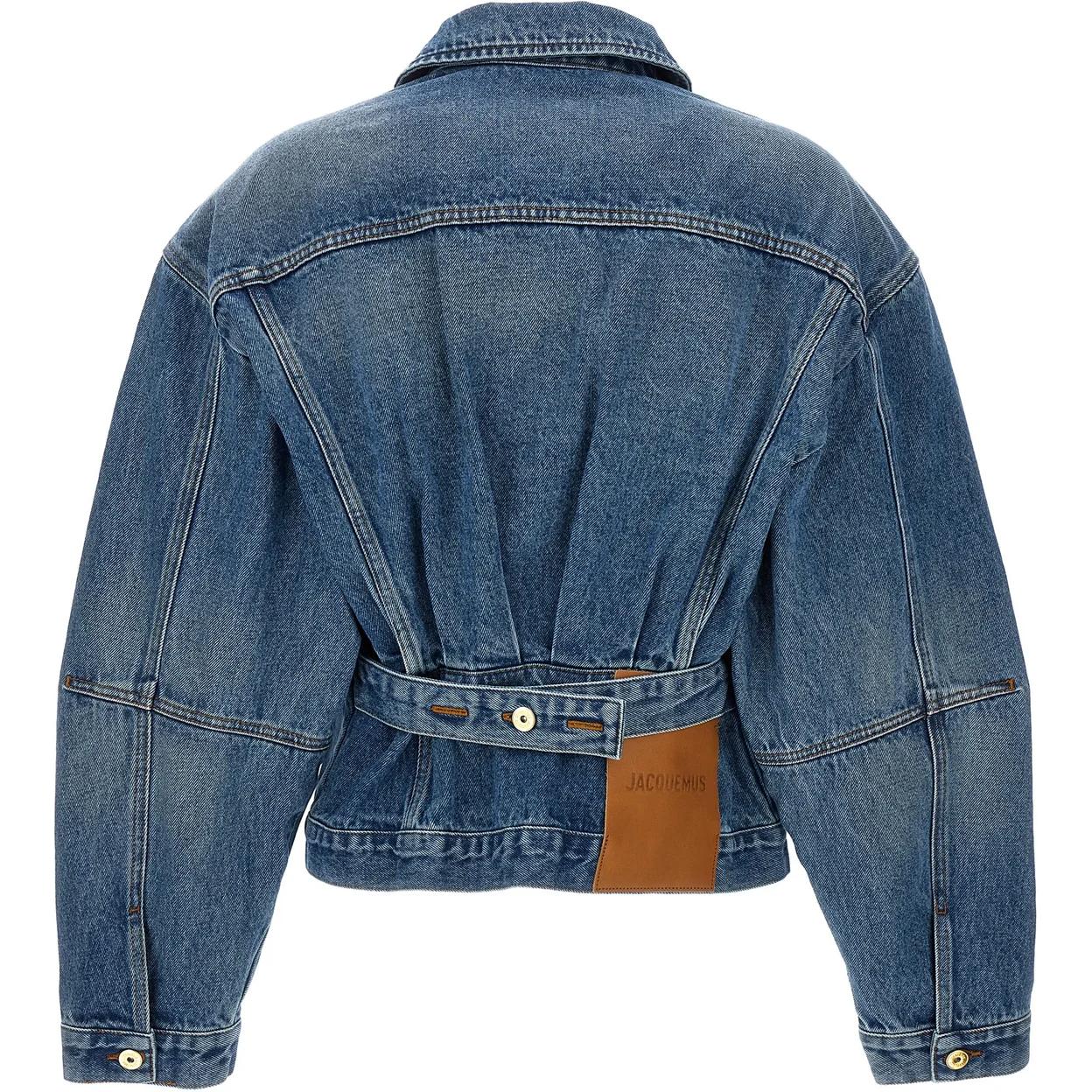 Lookbook (W) Jacquemus Jaket Oversized Lengan Panjang Denim Biru. 24E241DE0361513-33C