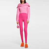 Lookbook (Women) Jacquemus Pink Short Zip-Up Wool Pullover Crop Top for Women. 213KN51213220420