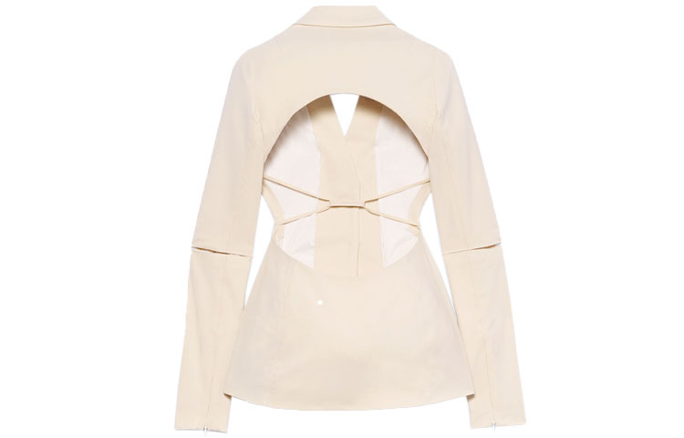Lookbook (W) Jacquemus SS22 Blazer Lengan Panjang Khaki dengan Desain Punggung Terbuka. 22E221JA0051021110