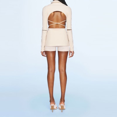 (Women) Jacquemus SS22 Khaki Long Sleeve Blazer with Back Cut-Out Design. 22E221JA0051021110 Purchase (Women) Jacquemus SS22 Khaki Long Sleeve Blazer with Back Cut-Out Design. 22E221JA0051021110