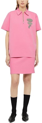 (W) JIL SANDER Baju Polo Lengan Pendek Warna Merah Jambu Gaya Santai. J02GC0114-J19155-956 Lookbook (W) JIL SANDER Baju Polo Lengan Pendek Warna Merah Jambu Gaya Santai. J02GC0114-J19155-956