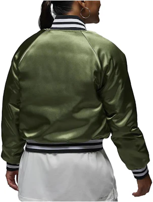 (W) Jaket Baseball Jordan Colorblock Logo Bordir Olive Kuning Terang FB5154-340 Lookbook (W) Jaket Baseball Jordan Colorblock Logo Bordir Olive Kuning Terang FB5154-340