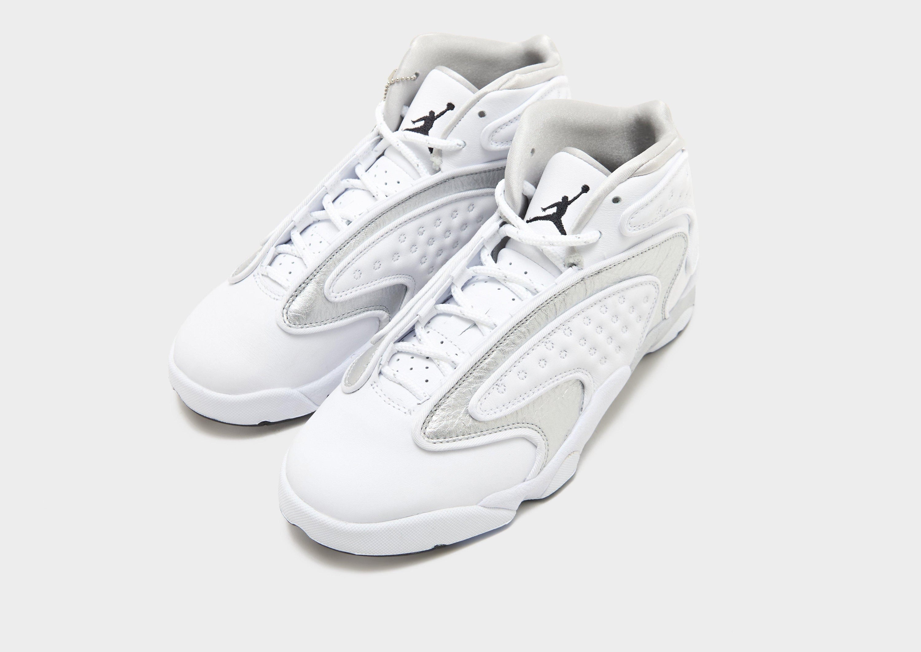 Lookbook (W) Jordan OG「白色金属银」 sneaker? Wait product title only name no sneaker gender. Output. CW0907-102