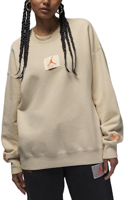 (W) Jordan Retro Logo Patch Baju Lengan Panjang Khaki Crewneck. DV7014-206 Shop (W) Jordan Retro Logo Patch Baju Lengan Panjang Khaki Crewneck. DV7014-206