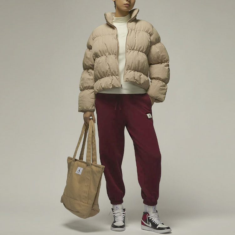Shop (W) 乔丹纯色标志长袖卡其色绗缝羽绒夹克 FB5150-277