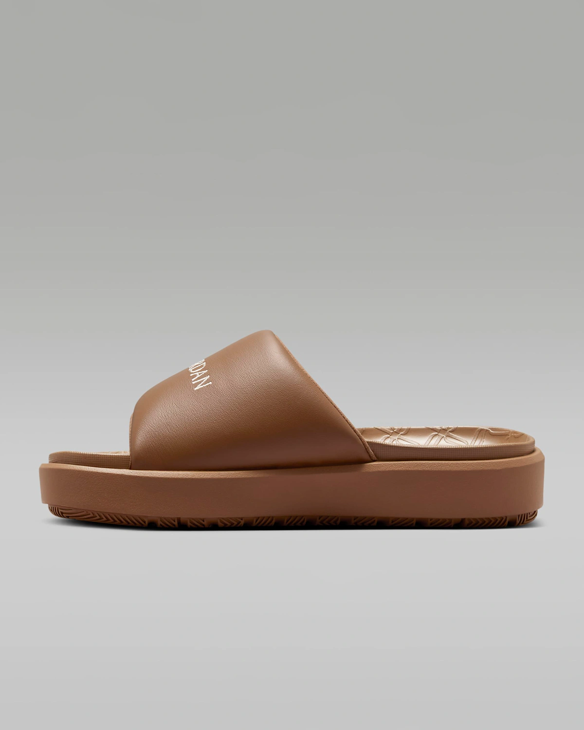 (Women) jordan sophia 'Akio Brown Legend'