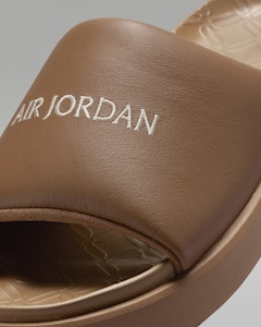 (W) Jordan Sophia 'Akio Brown Legend' Lelaki FZ7012-201 Details for (W) Jordan Sophia 'Akio Brown Legend' Lelaki FZ7012-201