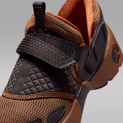 (Women) Jordan Trunner LX Light British Tan/Reflective Silver/White/Desert Orange HQ2164-200 Sizing (Women) Jordan Trunner LX Light British Tan/Reflective Silver/White/Desert Orange HQ2164-200