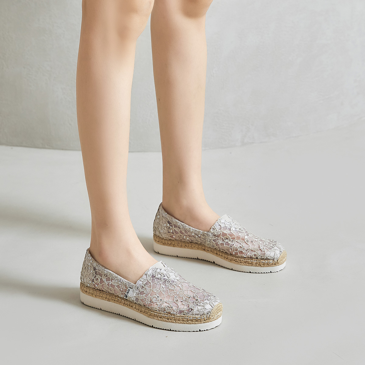 Purchase (W) Joy&Mario Sepatu Kasual 'Tenunan Berlubang Bernapas Serbaguna' 3E2108W