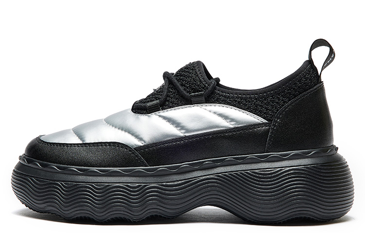(Women) Joy&Mario Silver Slip-On Thick-Soled Shoes with Fleece Lining. 1Y1052W Silver Color