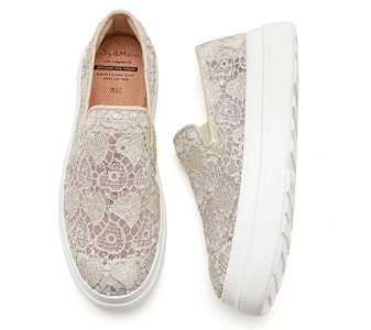 (W) Joy&Mario Slip-On 'Platform Jaring Hati Berkilau' 3H3501W Shop (W) Joy&Mario Slip-On 'Platform Jaring Hati Berkilau' 3H3501W