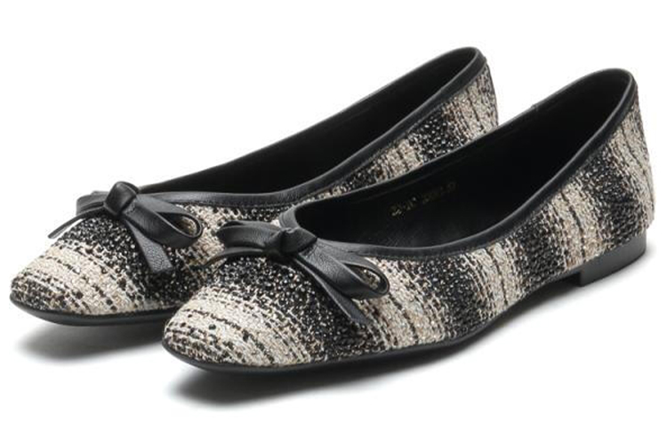 Lookbook (W) ジョイピース「ブラックサテンダイヤモンドバタフライノットフラットシューズ」 J4N22-2CDU1AQ1