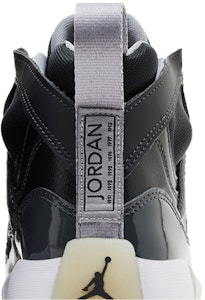 (W) Jumpman Two Trey 'Hitam Kelabu Simen' DR9631-003 Sizing (W) Jumpman Two Trey 'Hitam Kelabu Simen' DR9631-003