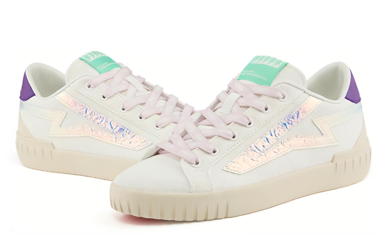 Shop (W) Kappaカジュアルローカット「アンゴラホワイト」 K0B25CC32-012