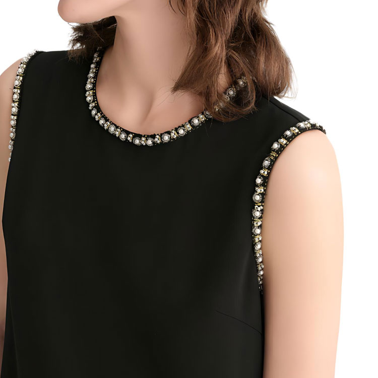 Details for (W) KARL LAGERFELD Gaun Hitam Tanpa Lengan Lipit dengan Detail Manik-Manik 231L1398