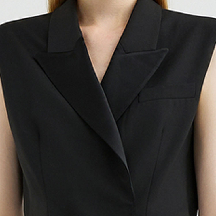 Details for (Women) KARL LAGERFELD  Black Solid Chain Detail Sleeveless Vest 221L1341