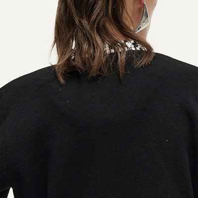 (Women) KARL LAGERFELD Black Striped Edge Knit Top - Casual Luxury Wear 241L2041 Sizing (Women) KARL LAGERFELD Black Striped Edge Knit Top - Casual Luxury Wear 241L2041