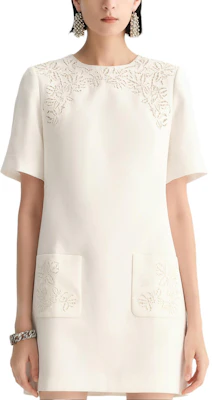 (W) KARL LAGERFELD Putih Slim-Fit Pola Hollow Kaos Lengan Pendek 231L1393 Sizing (W) KARL LAGERFELD Putih Slim-Fit Pola Hollow Kaos Lengan Pendek 231L1393