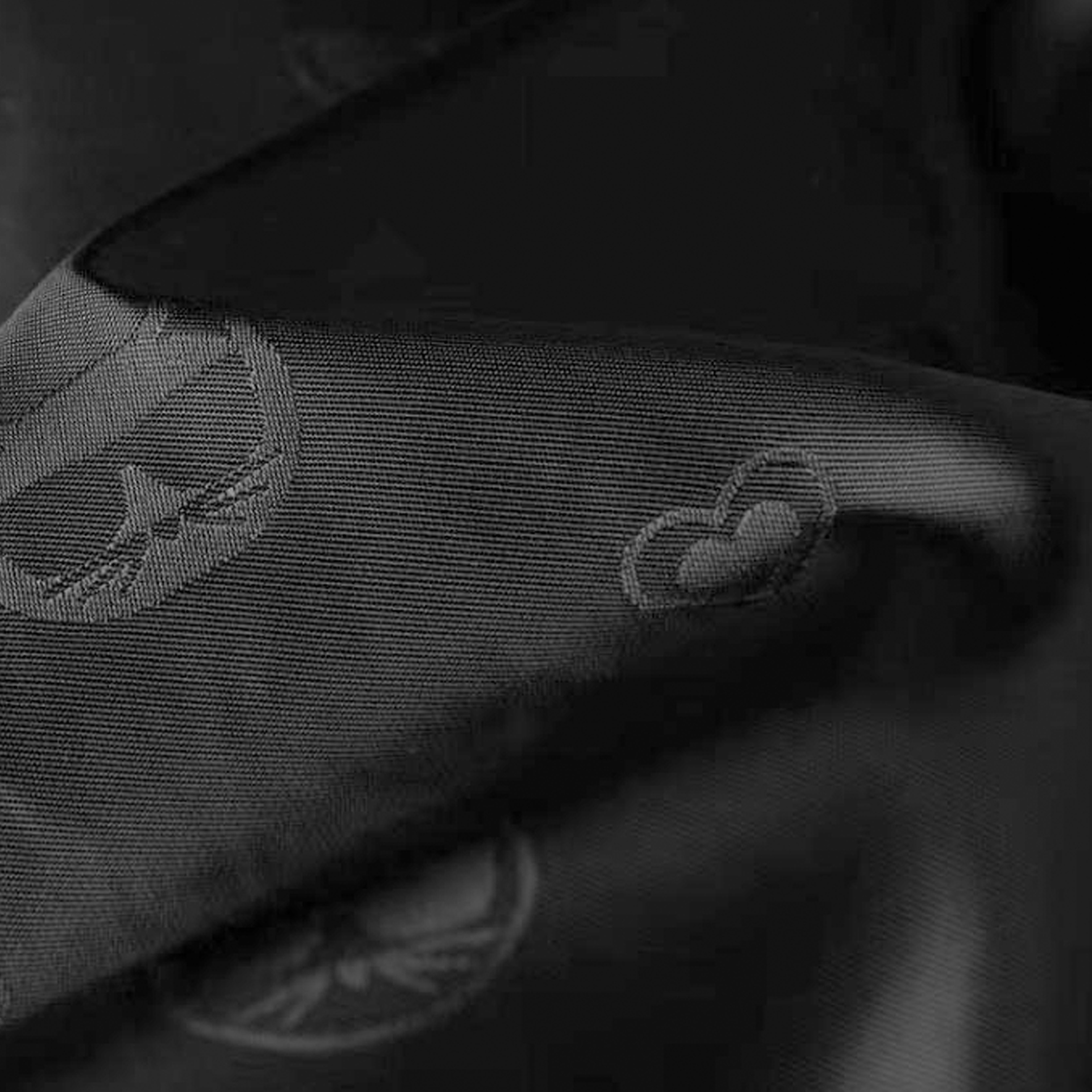 Shop (W) 卡尔拉格斐黑色徽标印花连帽夹克休闲外套 221H1405999