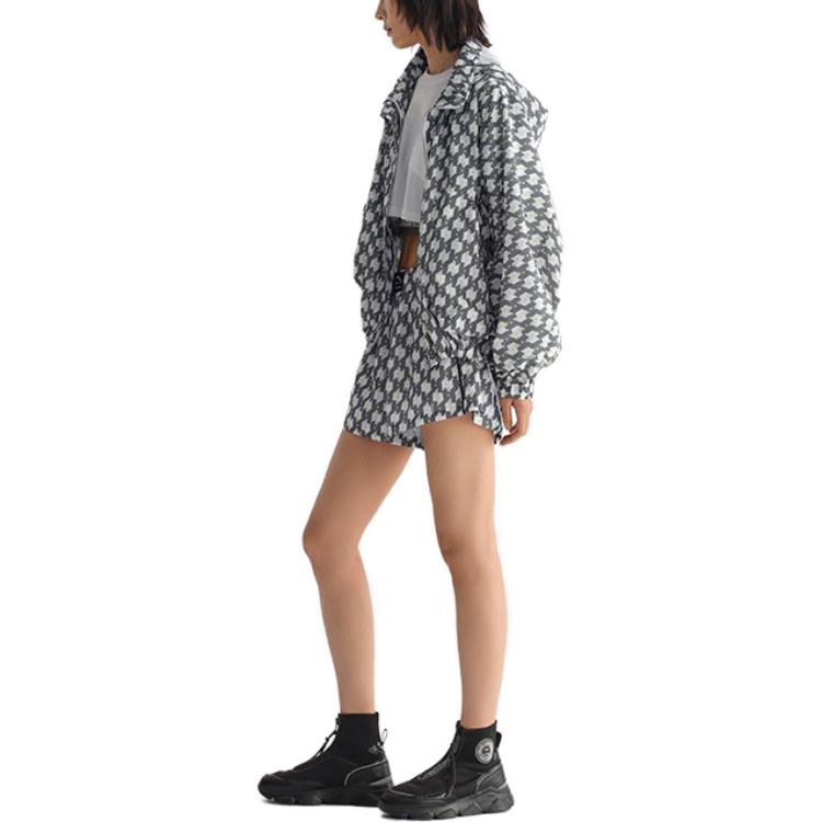 Details for (W) 卡尔·拉格斐黑白单色长袖夹克带字母印花 231L1517250