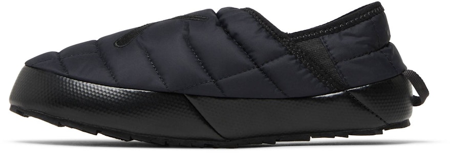 (W) KAWS x The North Face ThermoBall Traction Mule VS 'Hitam' NF0A7W6M-KX7 Lookbook (W) KAWS x The North Face ThermoBall Traction Mule VS 'Hitam' NF0A7W6M-KX7