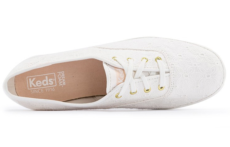 Lookbook Keds Champion 眼孔 低筒帆布鞋 女款 白